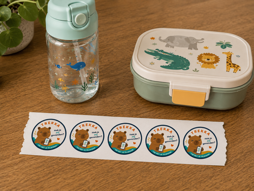 Vijf Trekka NFC-stickers voor school- en sportspullen